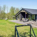 Seaside Stay With The Sauna *