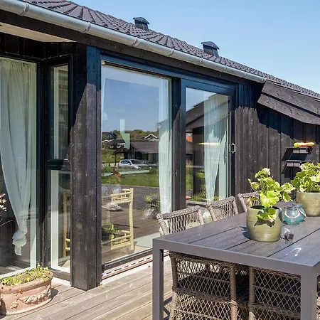 Seaside With The Sauna 度假居
