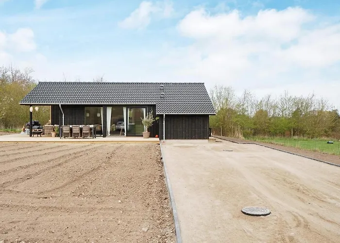 Seaside Retreat With Sauna - By Traum *